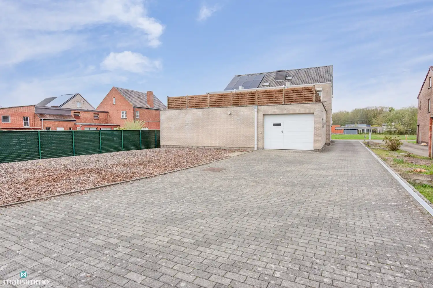 DUPLEXAPPARTEMENT MET AUTOSTAANPLAATS, GARAGEBOX EN KELDERBERGING NABIJ CENTRUM BILZEN foto 24