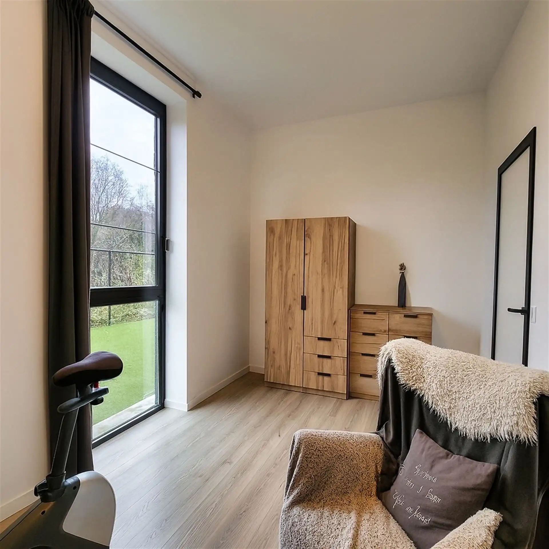 Gelijkvloers appartement met tuin! foto 7