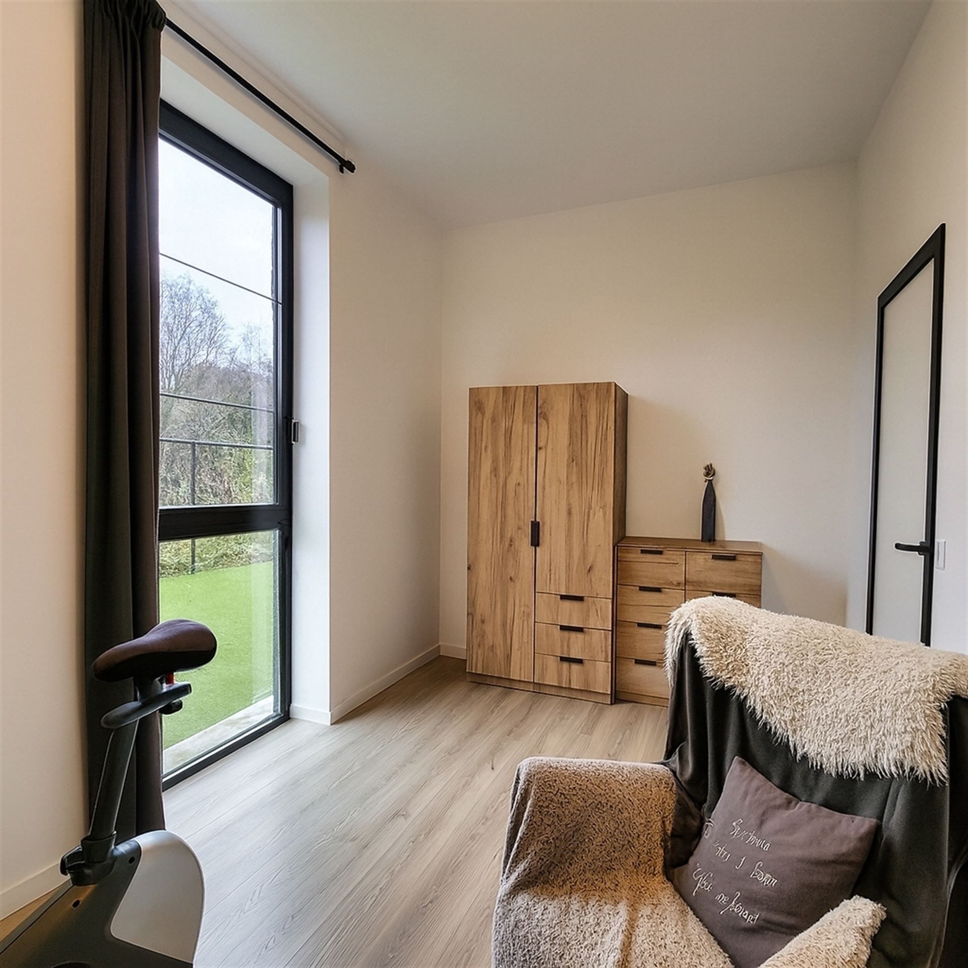 Gelijkvloers appartement met tuin! foto 7