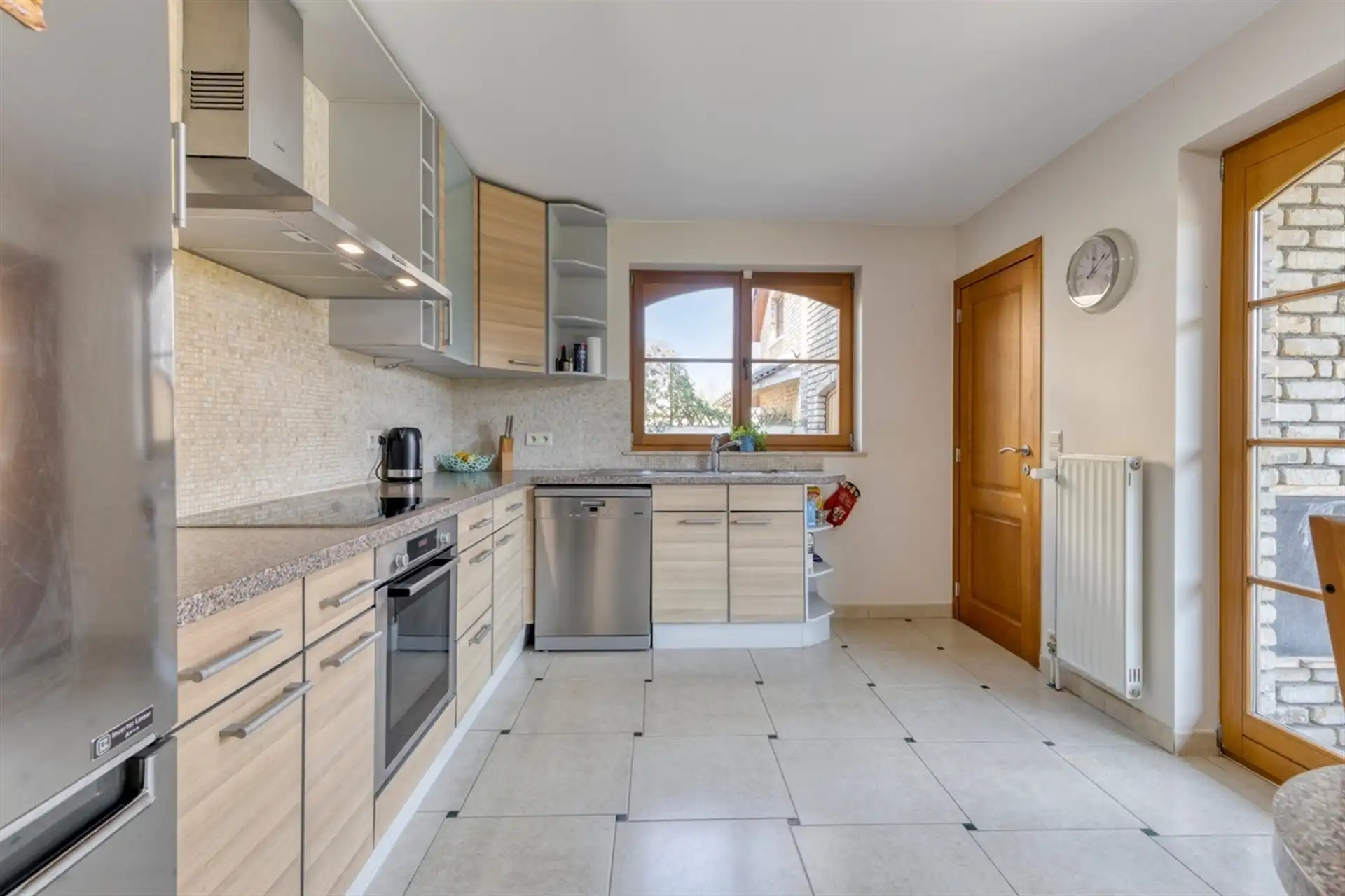 Instapklare villa met 4 slaapkamers, grote tuin en absolute privacy foto 11