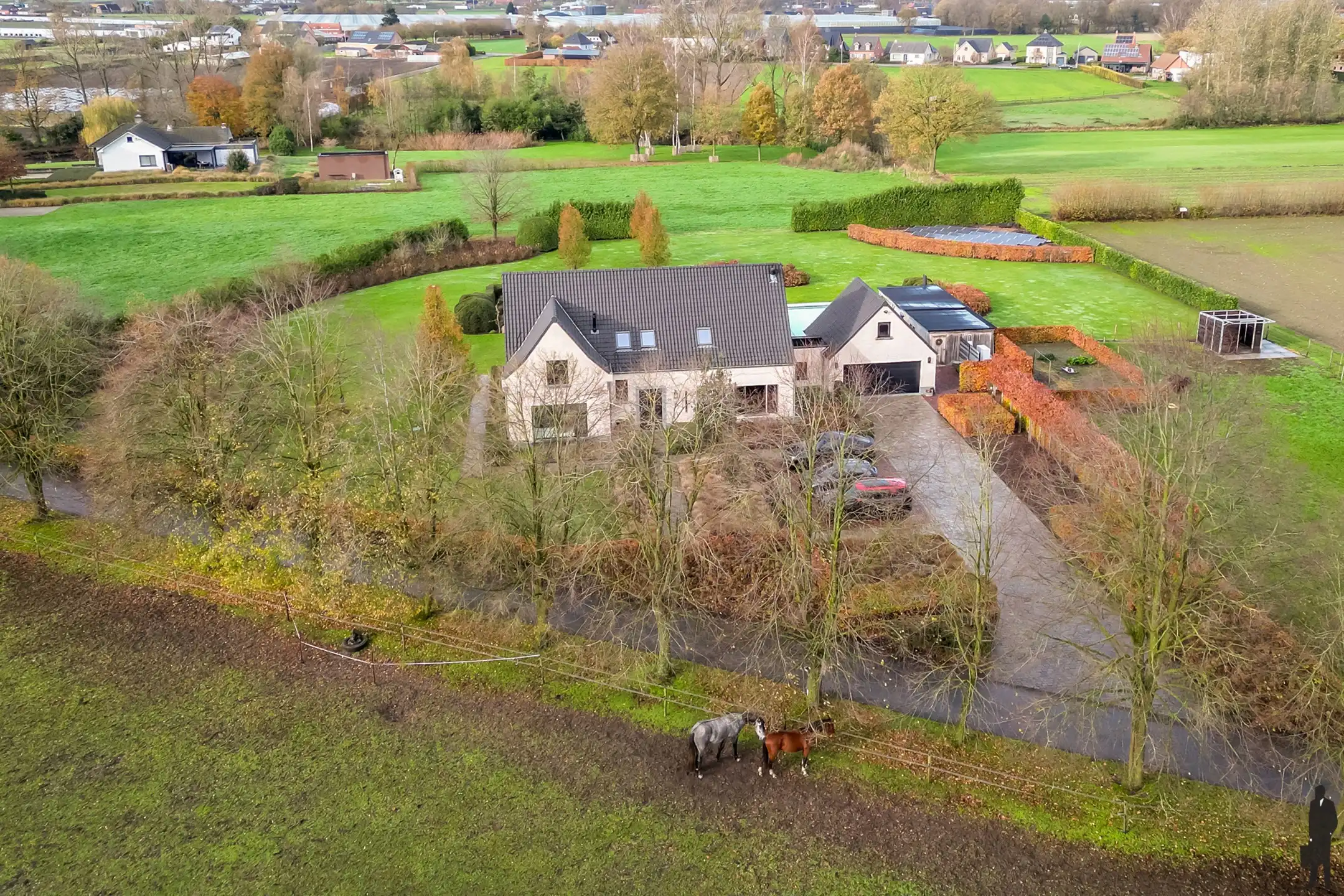 Instapklare villa temidden van uitgestrekte weilanden en landerijen!  foto 49