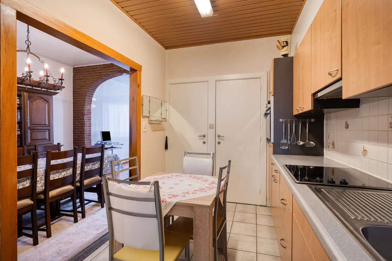 Unieke te renoveren vrijstaande woning met 2 tot 3 slks en kleine tuin! foto 10