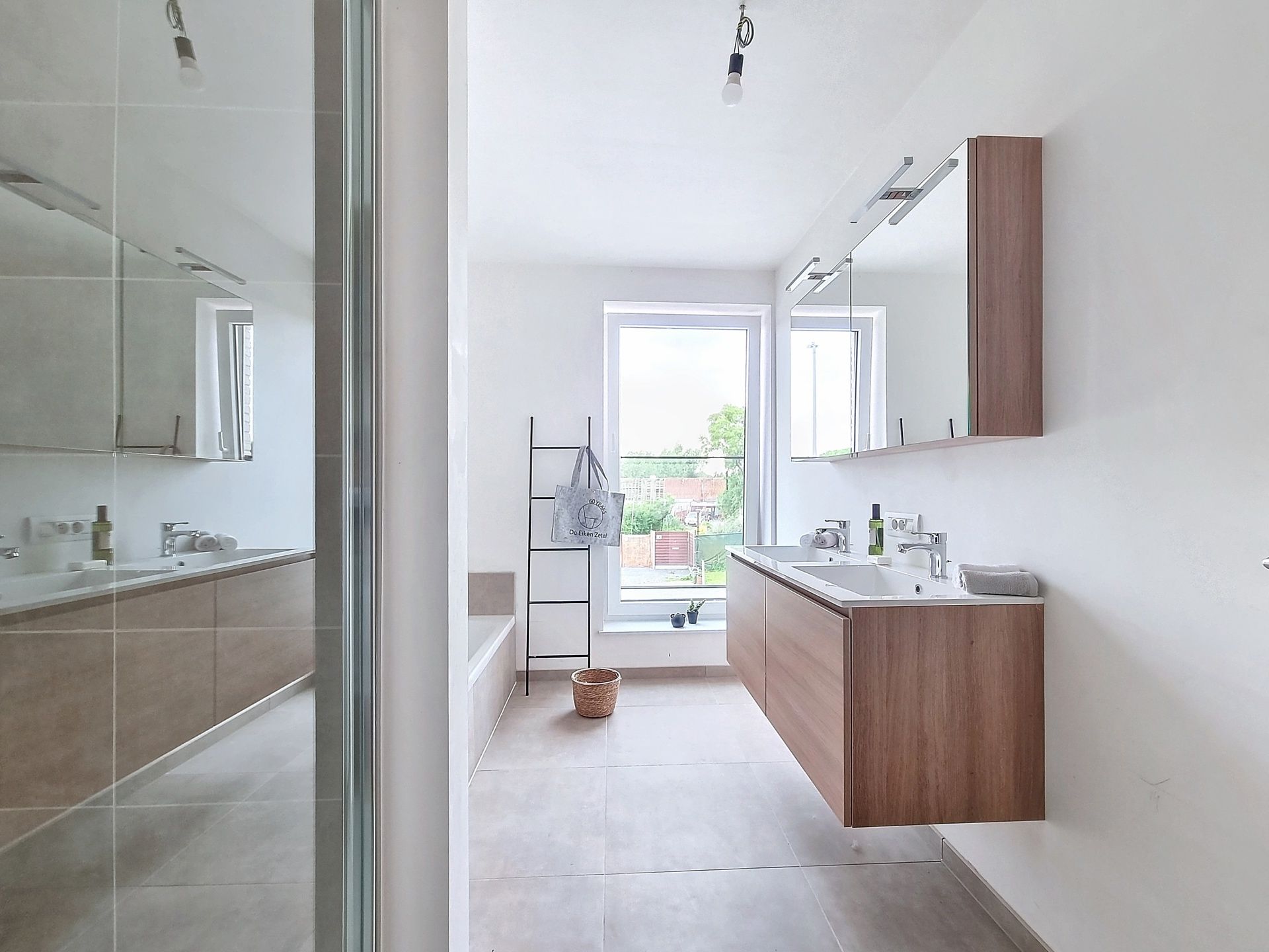 Nieuwbouwwoning met drie slaapkamers foto 15