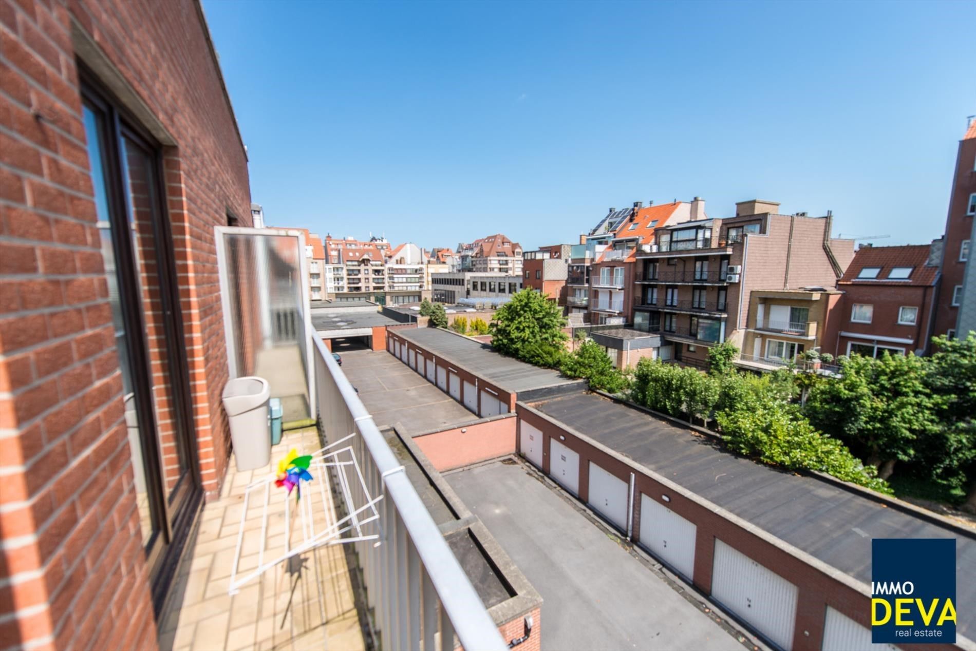 Bemeubeld appartement met zonnig terras goed gelegen in de Van Bunnenlaan. foto 17