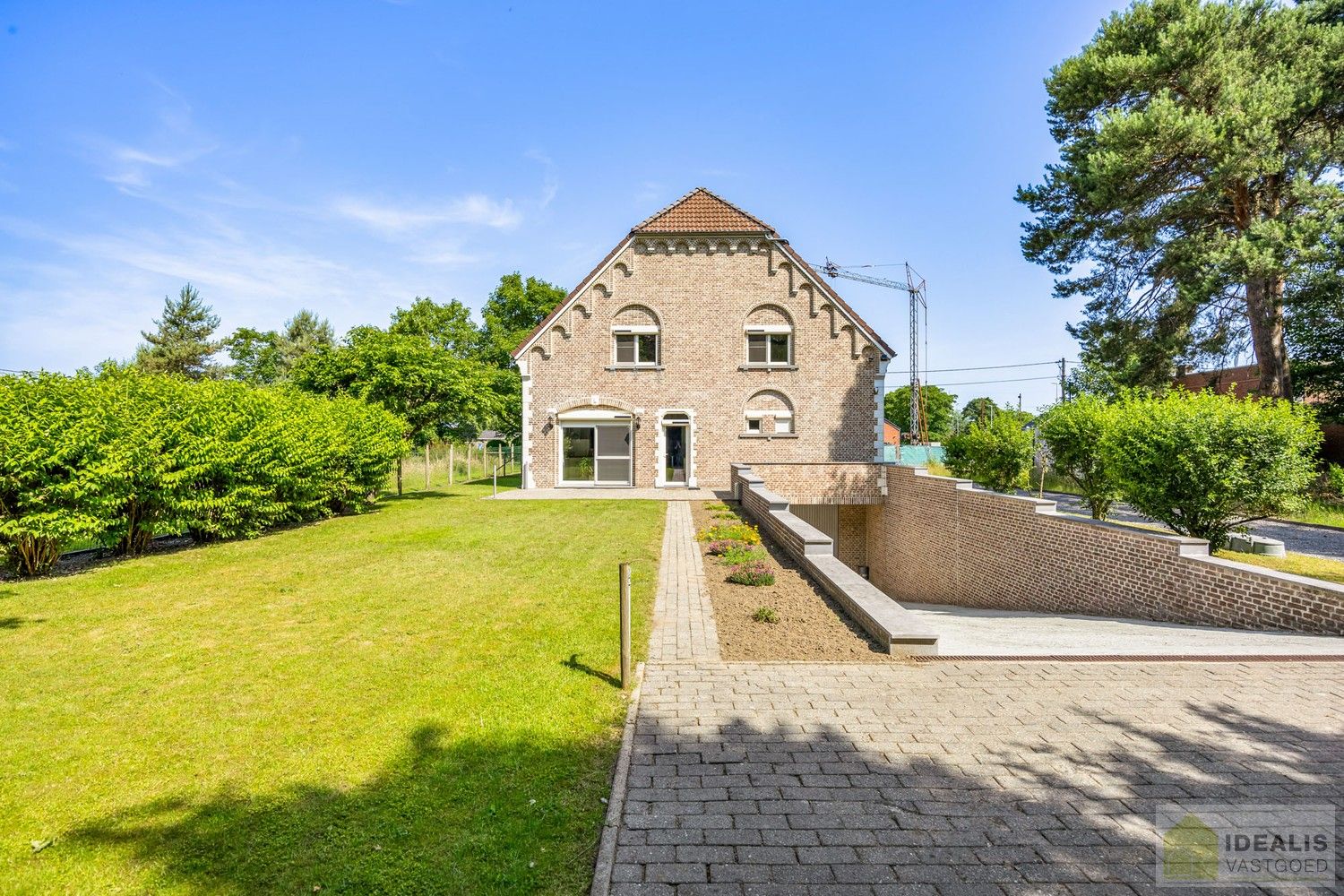 ZEER RUIM OPGEZETTE (360m²!) EN KNAP AFGEWERKTE EENGEZINSWONING OP RUSTIGE LOCATIE MET MAAR LIEFST 8!! SLAAPKAMERS foto 38