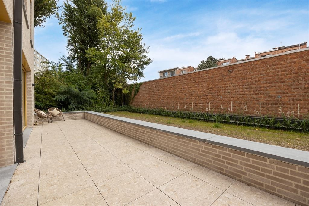 Luxueus gelijkvloers app met ruime tuin foto 5