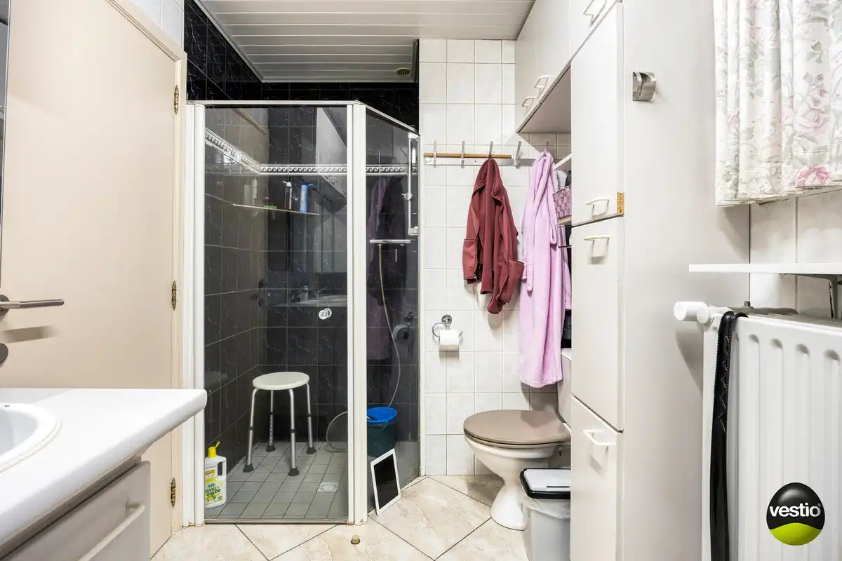 Gezinswoning met 3 slaapkamers, bureau en energiezuinige voorzieningen op toplocatie in Heusden-Zolder foto 12