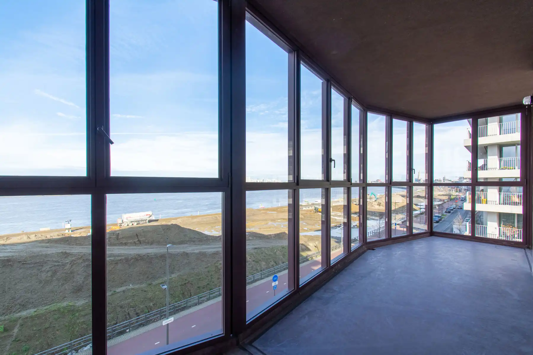 Prachtig 2 slaapkamer app met frontaal Scheldezicht foto 4