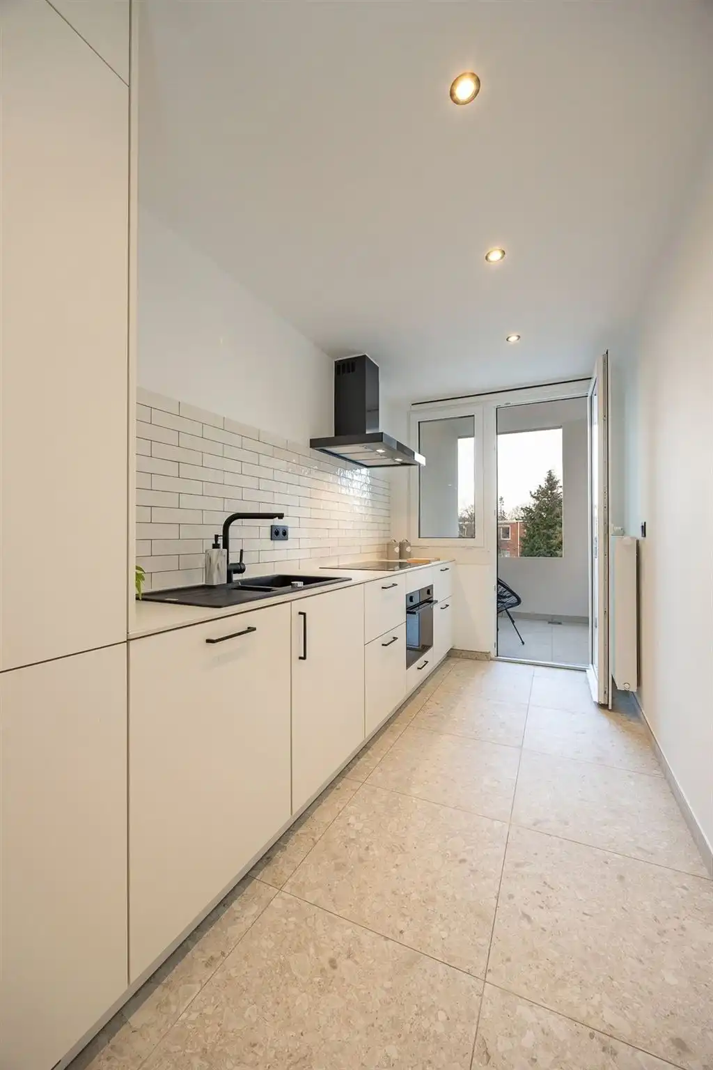 Volledig gerenoveerd appartement met terrasje foto 4