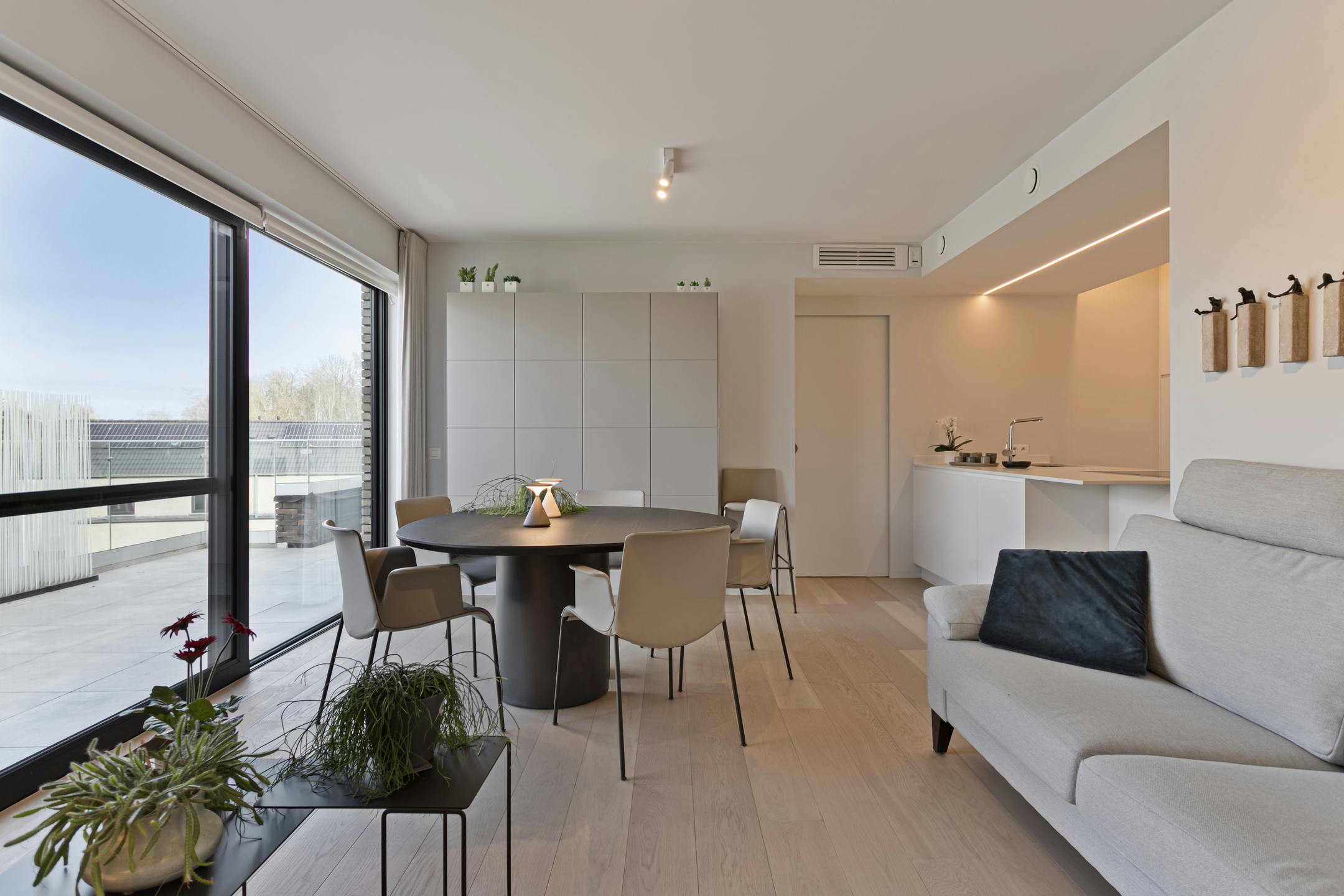 Modern appartement met royaal terras te koop in Roeselare foto 2
