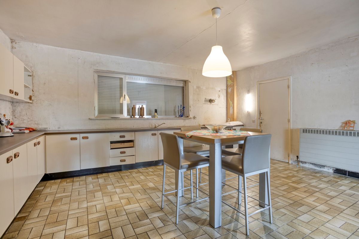 Te renoveren halfopen woning op een rustige locatie foto 8