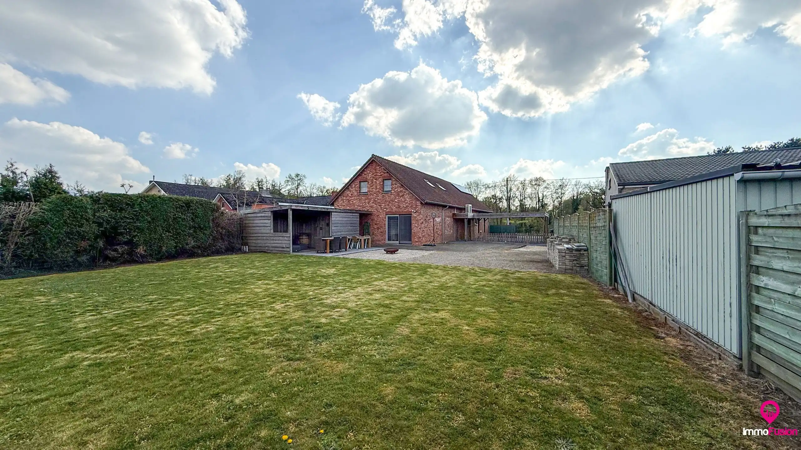 Charmante woning met 5 slaapkamers op een ruim perceel foto 60