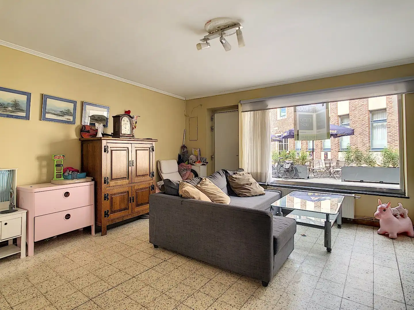 Charmante Te Renoveren Woning met Grote Tuin in Hartje Zoutleeuw  foto 3