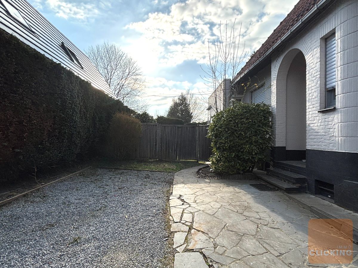 Gezellige woning (half open) met heerlijke Zuid  tuin foto 25