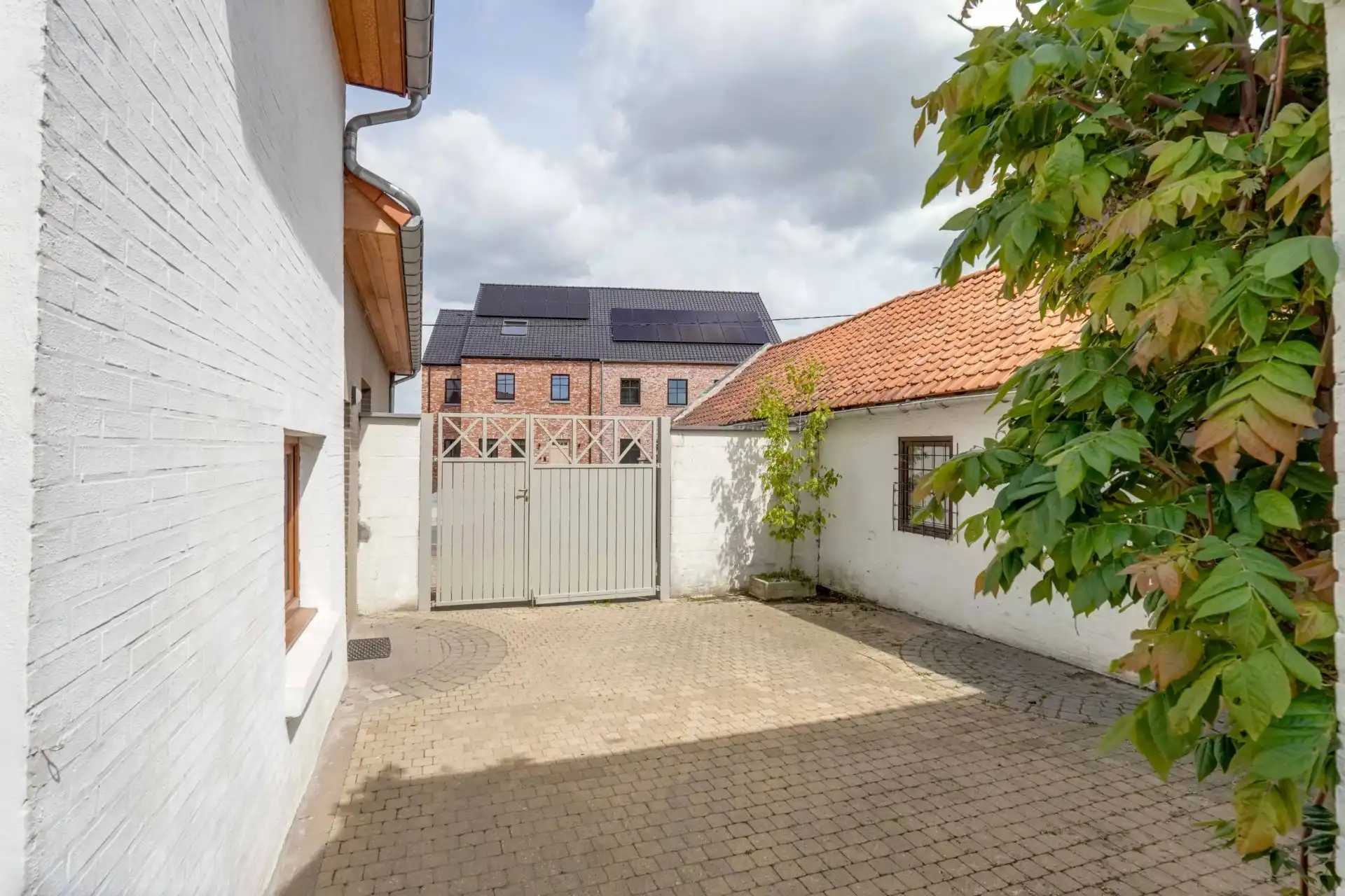 Knusse woning met bijgebouw foto 5