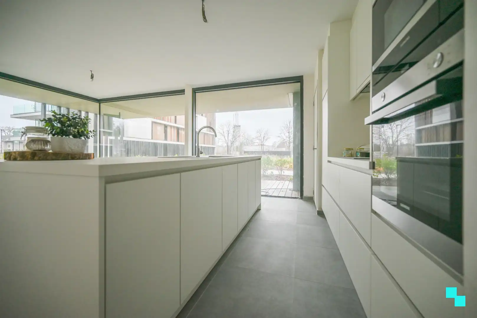 Gelijkvloers hoek appartement met riant terras foto 9