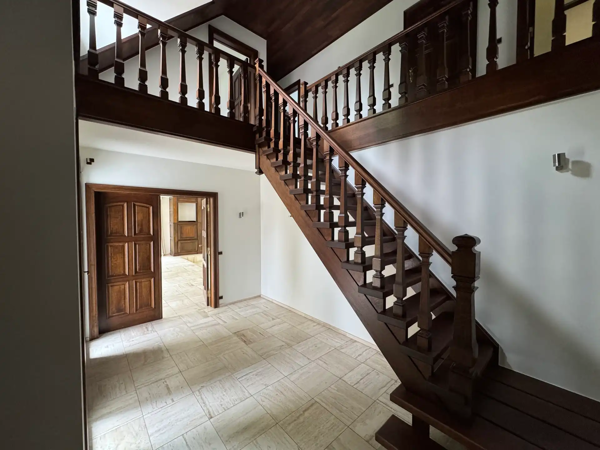 Ruime gezinswoning met tuin en garage nabij N16 en A12  foto 8