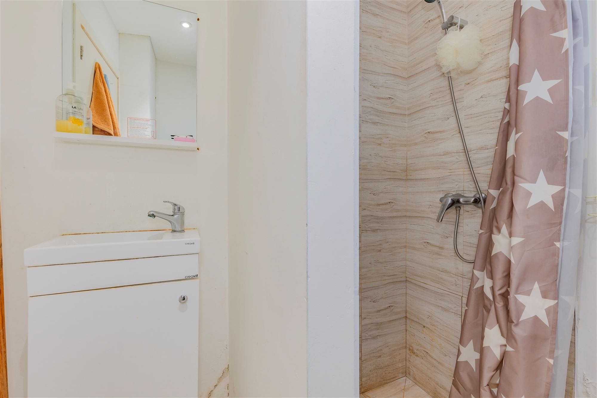 Huis ingedeeld in 6 verhuurde units - 8,8% netto rendement foto 23