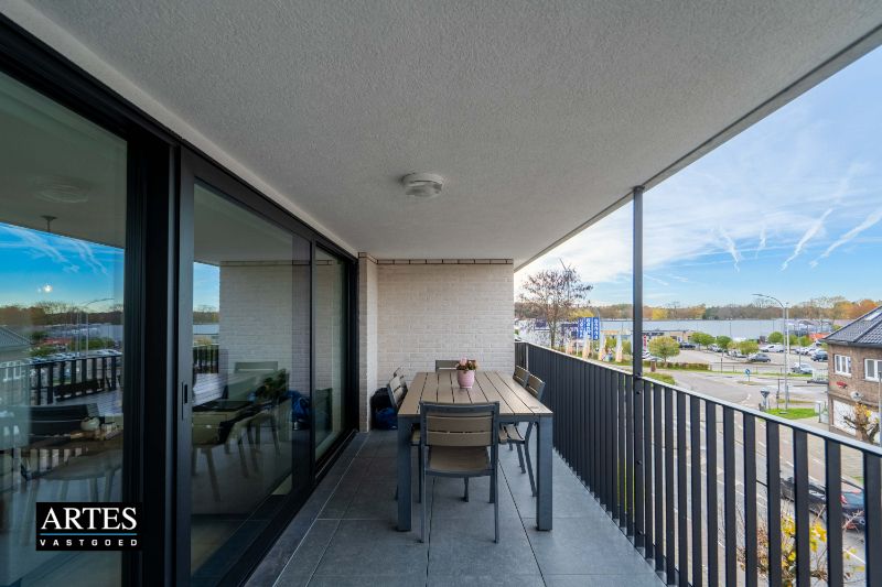 Recent appartement met 3 slaapkamers en ruim terras foto 14
