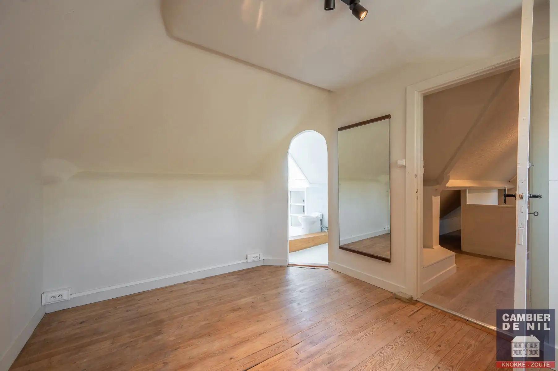 Charmante vrijstaande villa in hartje Zoute foto 23