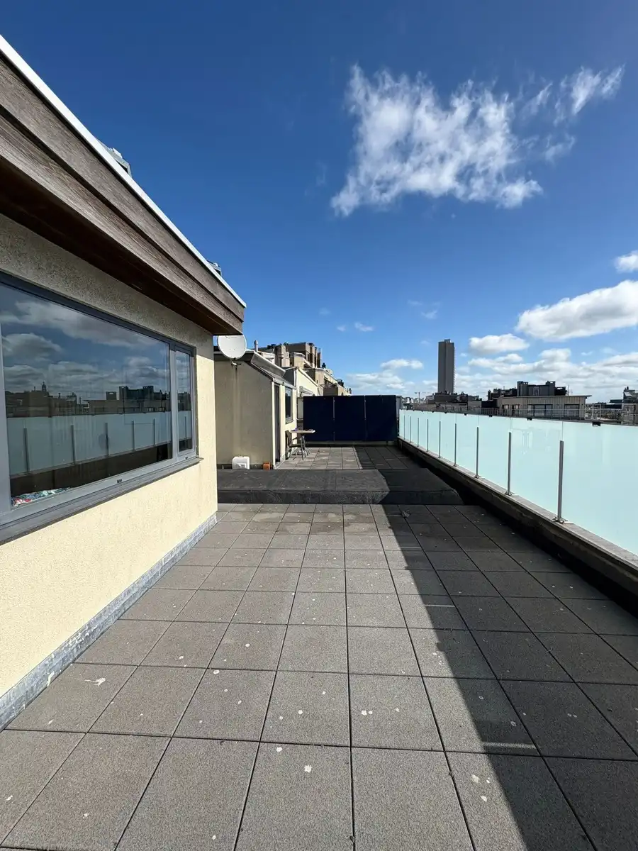 Uniek penthouse van 111 m² met twee ruime terrassen  foto {{pictureIndex}}