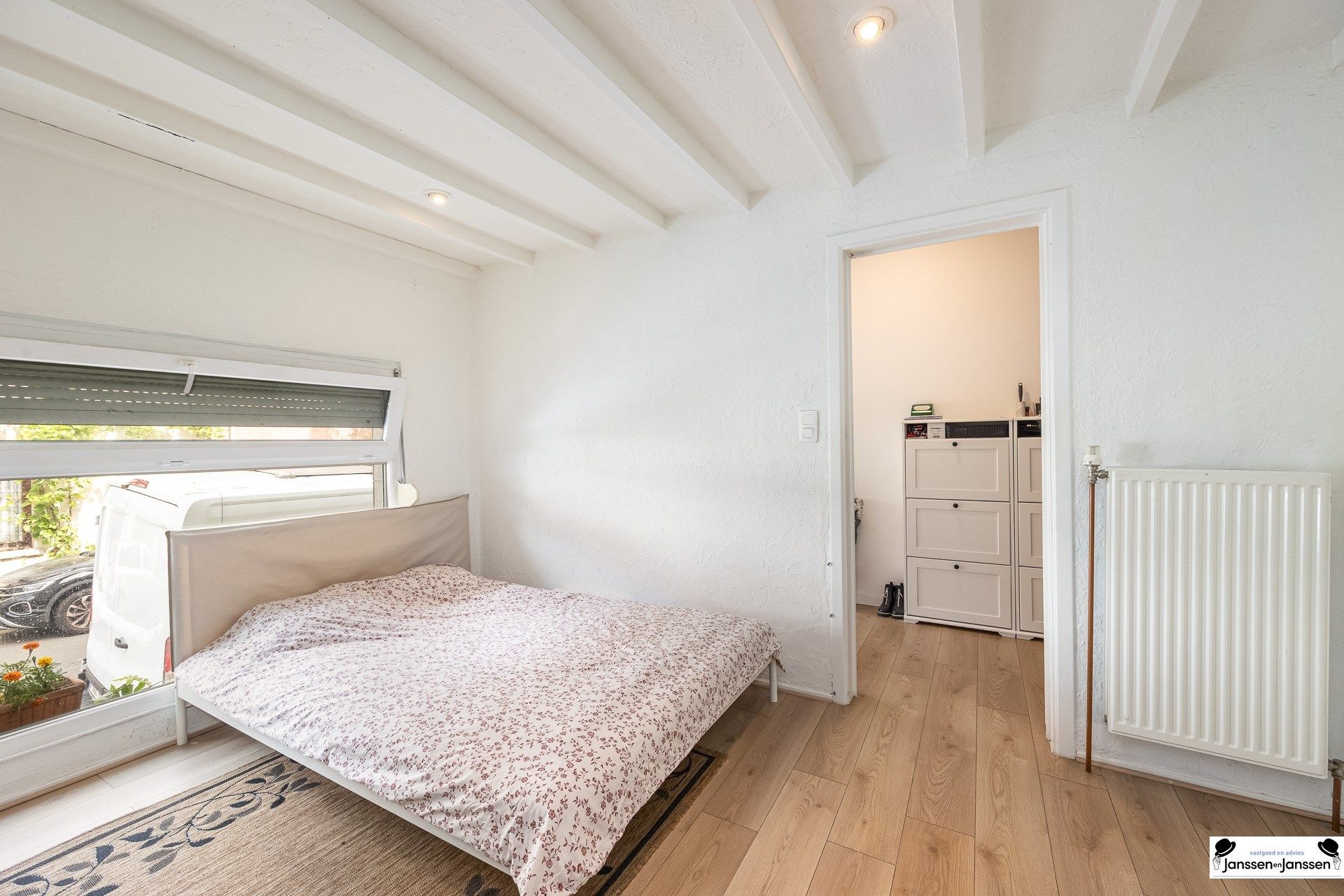 Instapklare woning met garage in Oud-Berchem foto 11