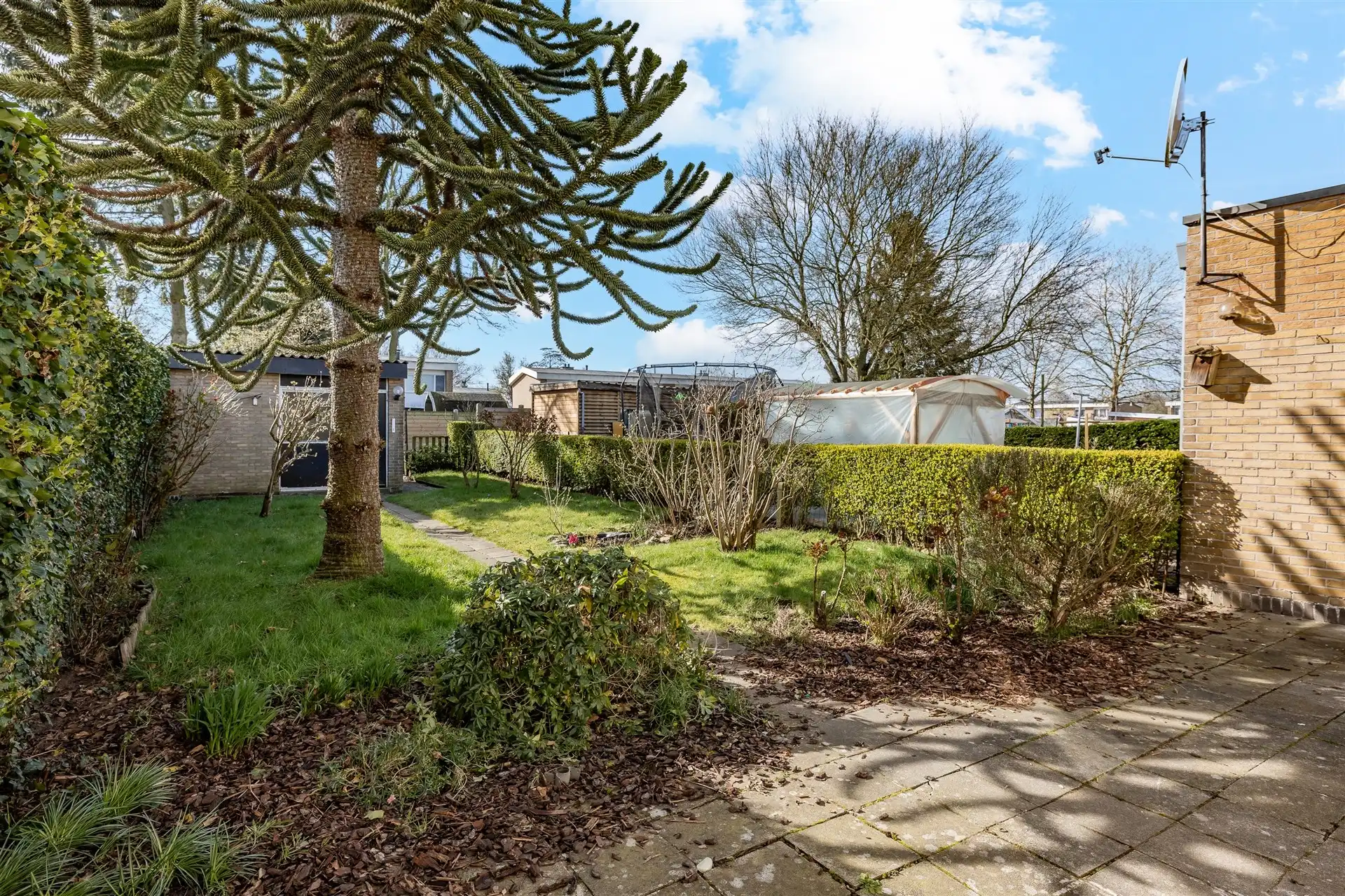 Te renoveren woning met 4 slpk en tuin foto 22