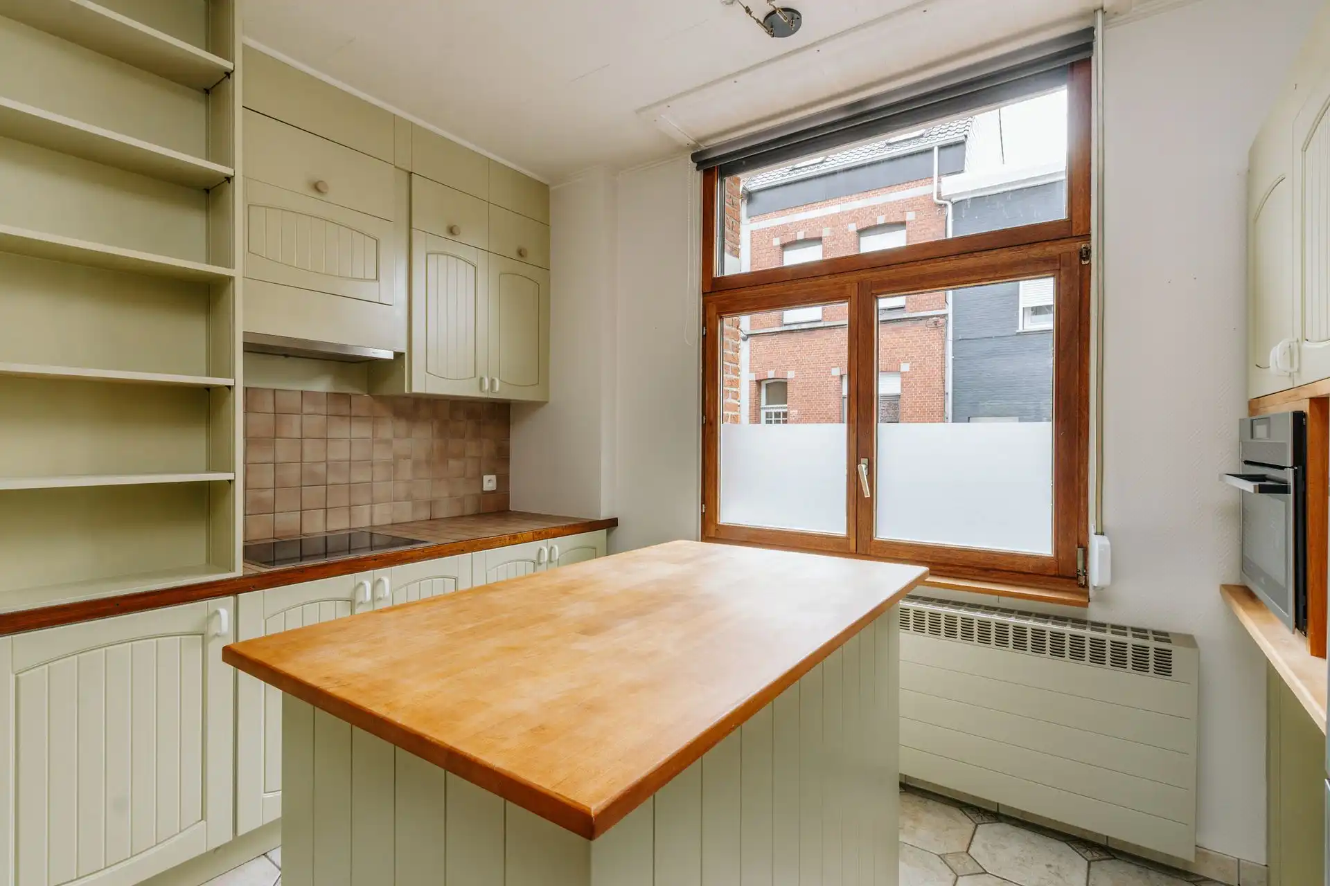 Charmante woning in hartje Wilrijk! foto 9
