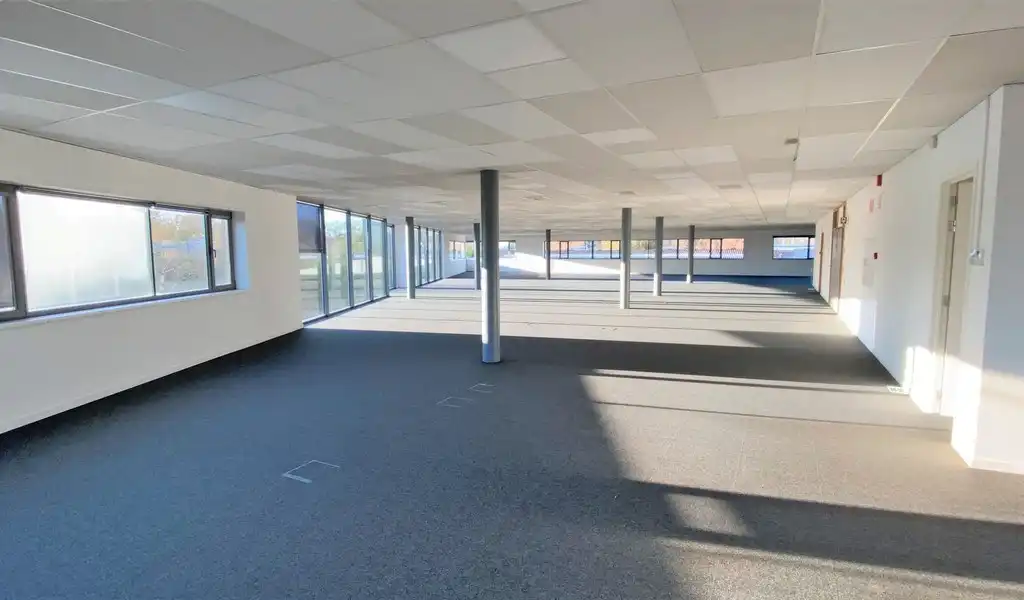 Strategisch gelegen kantoren te koop in Melle foto 3