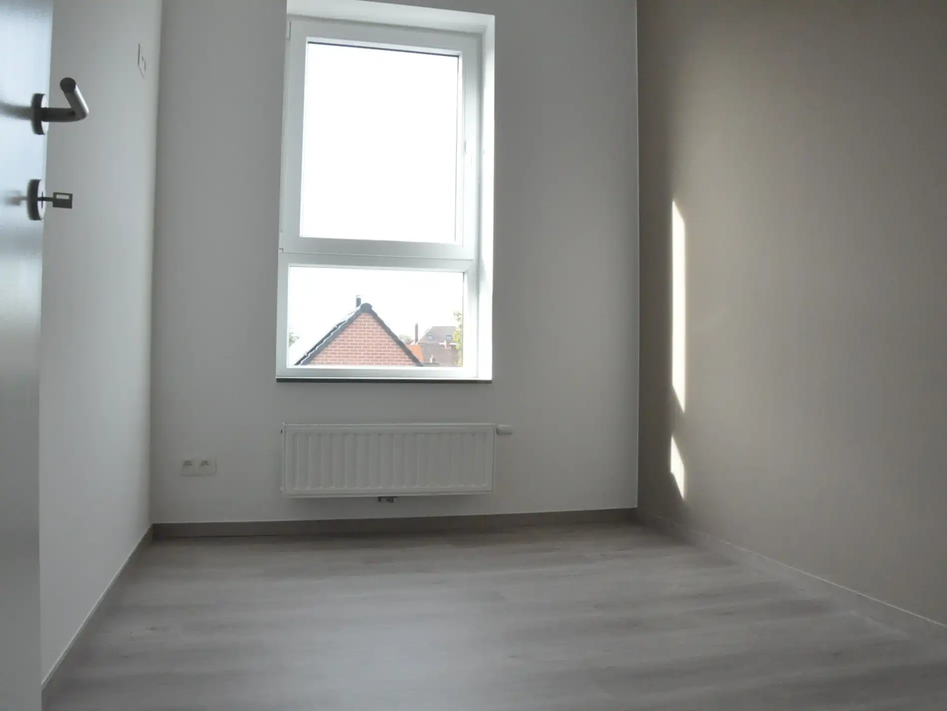 Verzorgd appartement met twee slaapkamers - terras - staanplaats - berging foto 11