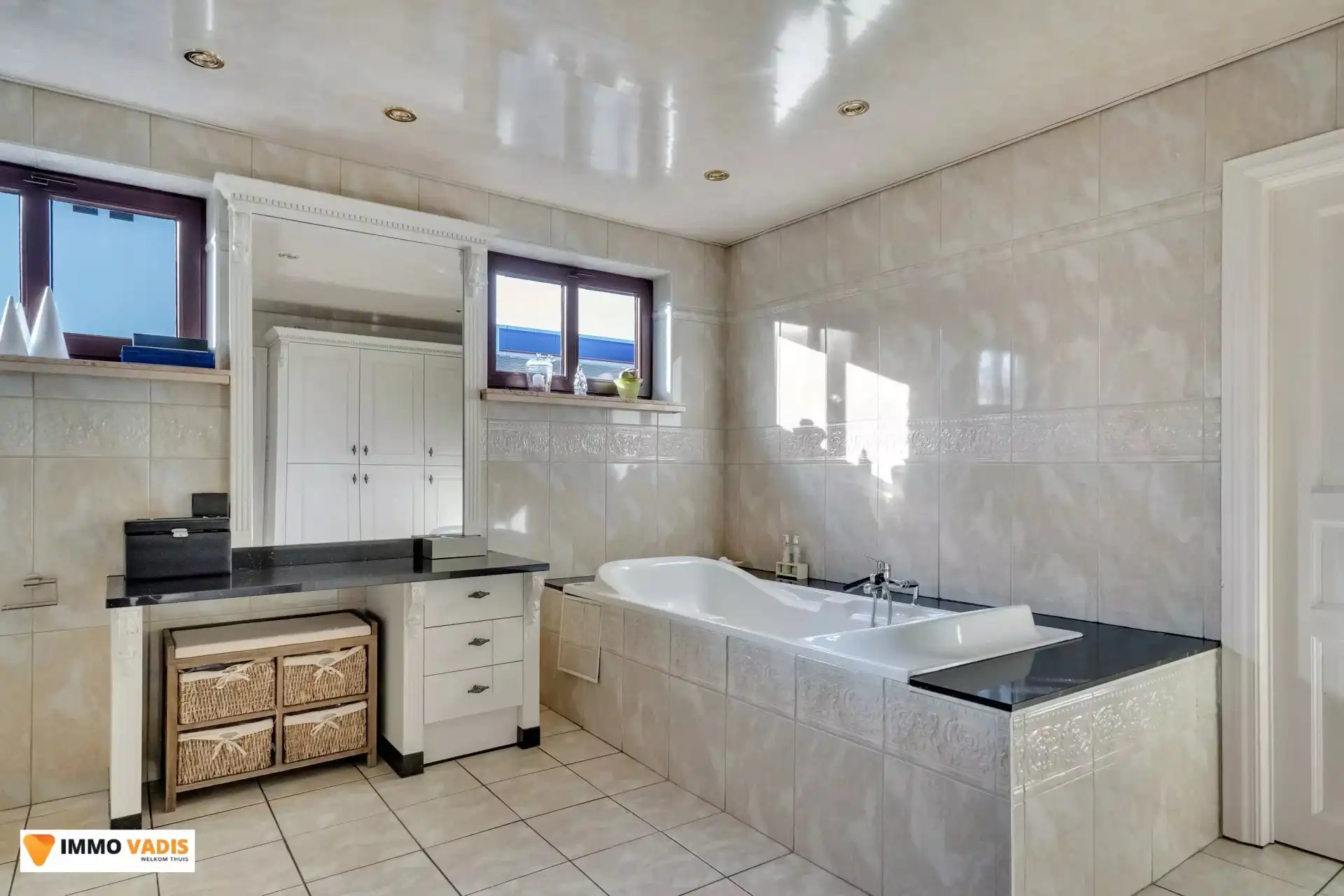 Gunstig gelegen, charmante en uitstekend onderhouden villa foto 9