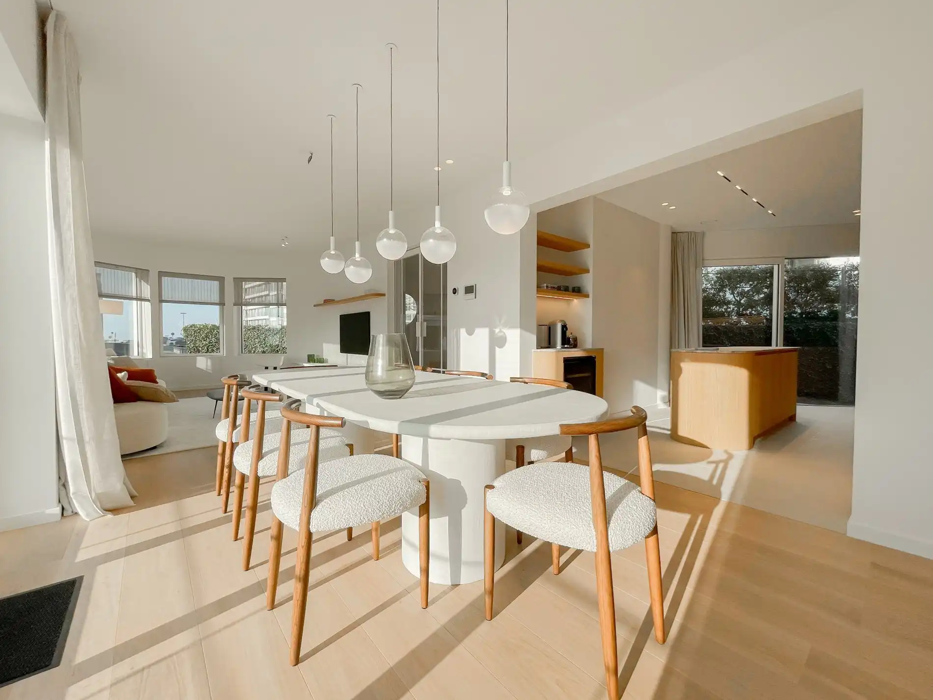 Exclusieve villa: Uitzonderlijk volledig gerenoveerde villa met frontaal zeezicht. foto 13