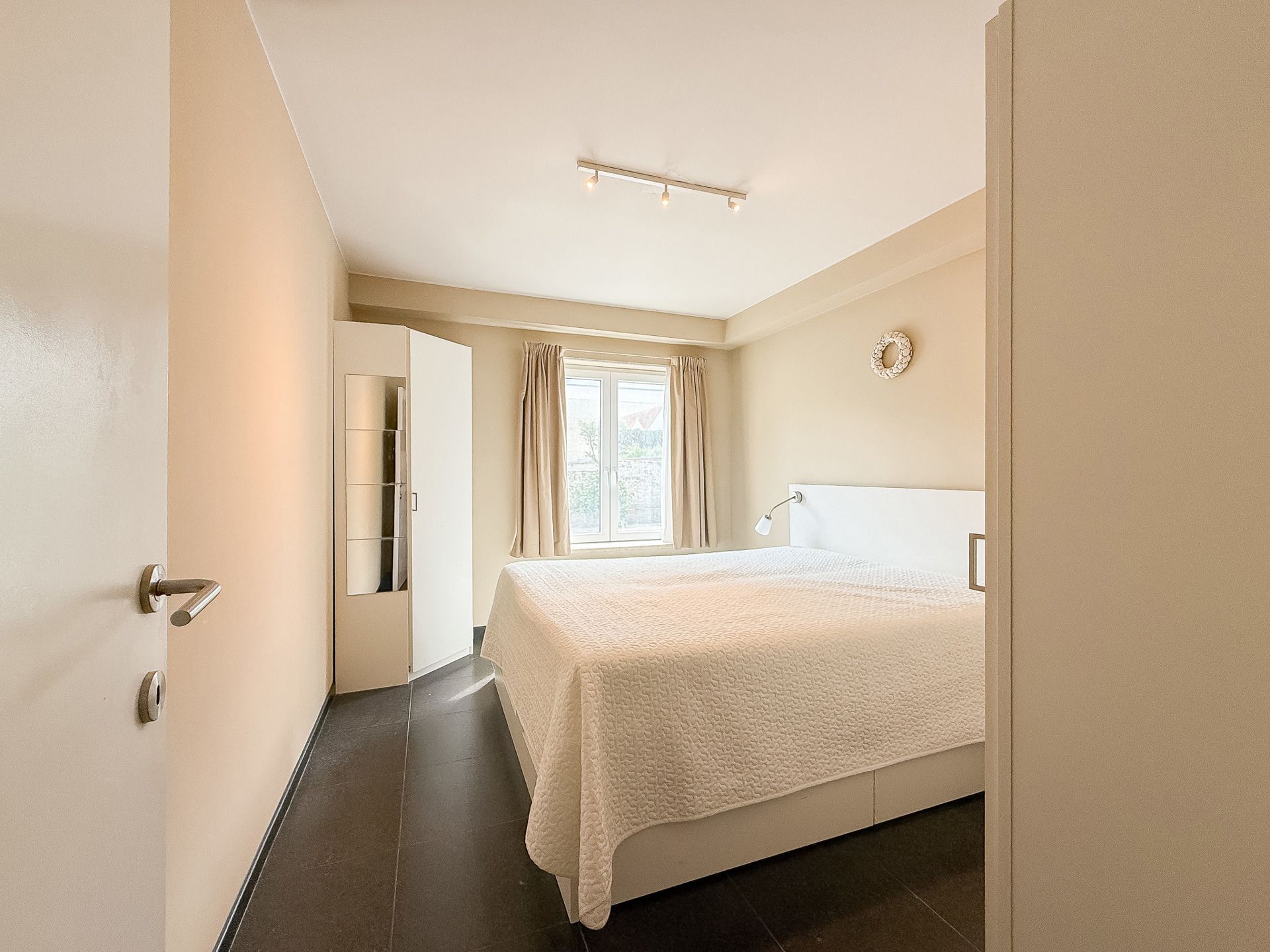 Instapklaar HOEKAPPARTEMENT aan de Wandeldijk en het Zwin... foto 14