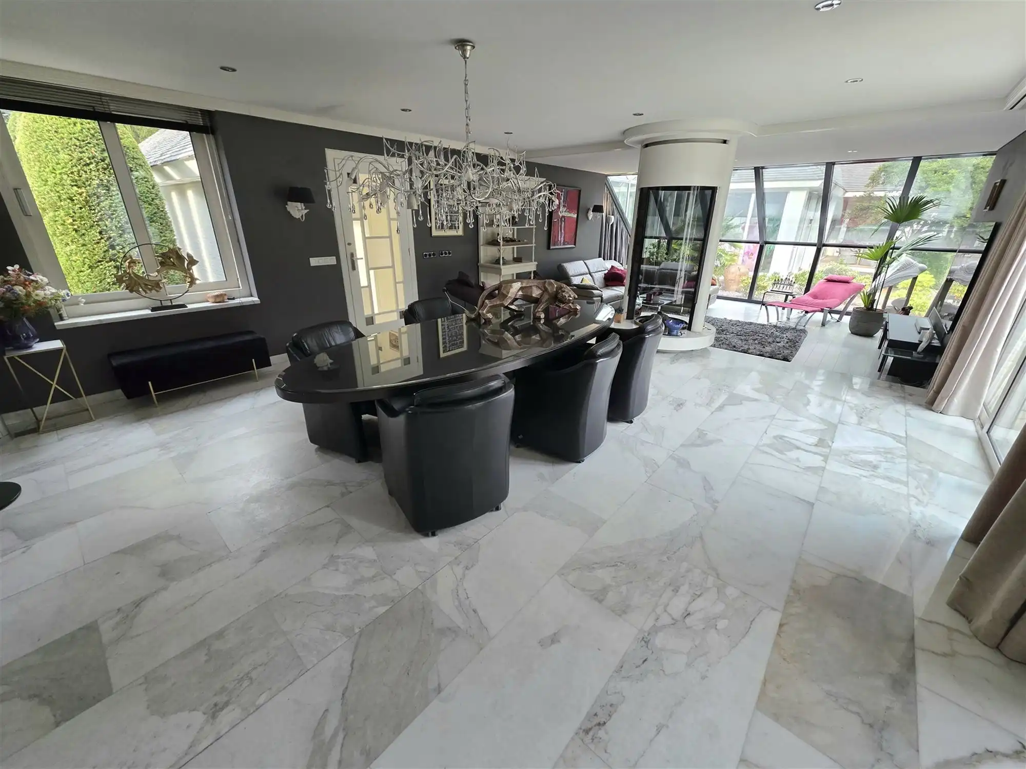 Statig landgoed met binnenzwembad op toplocatie foto 27