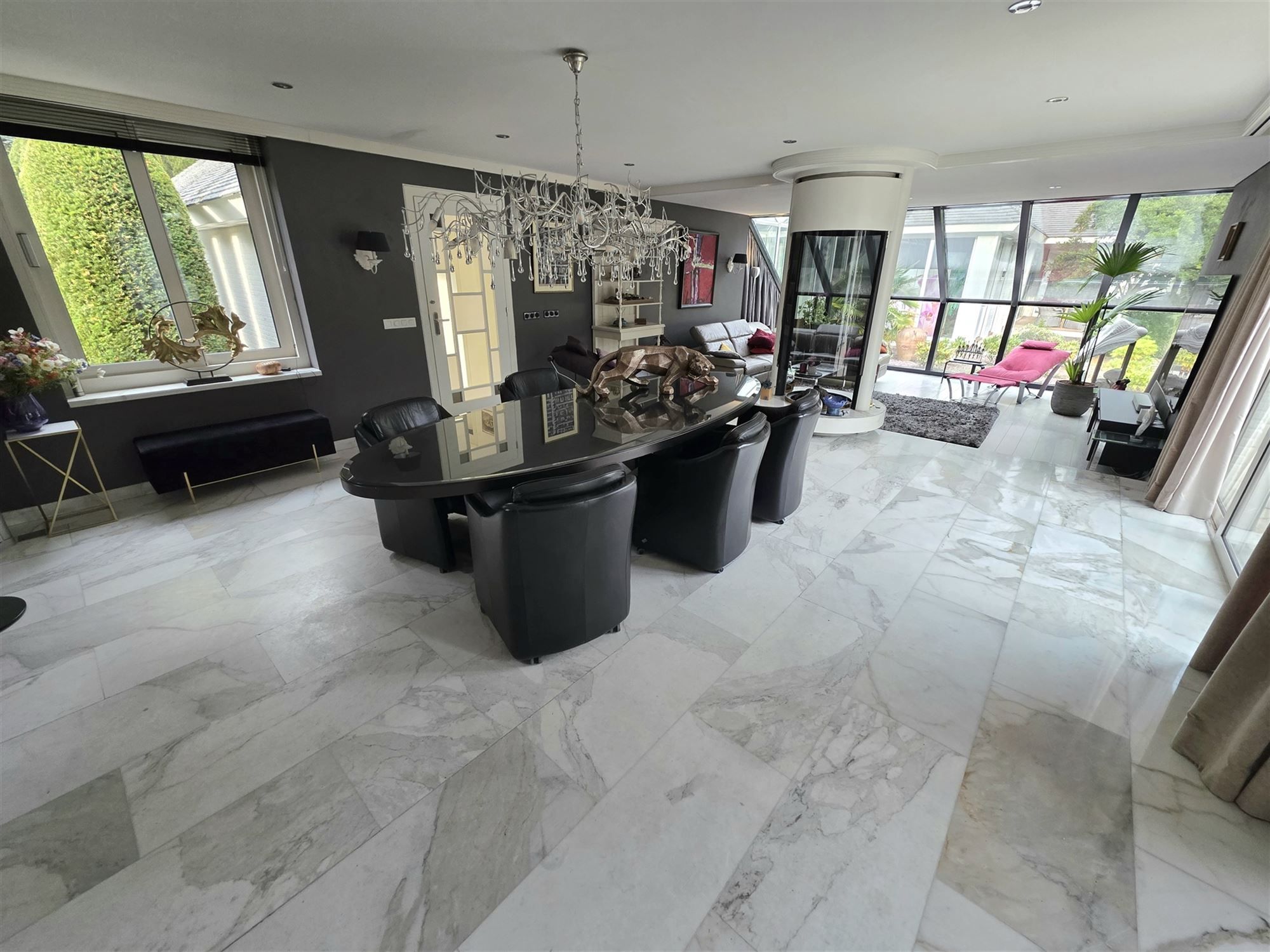 Statig landgoed met binnenzwembad op toplocatie foto 27