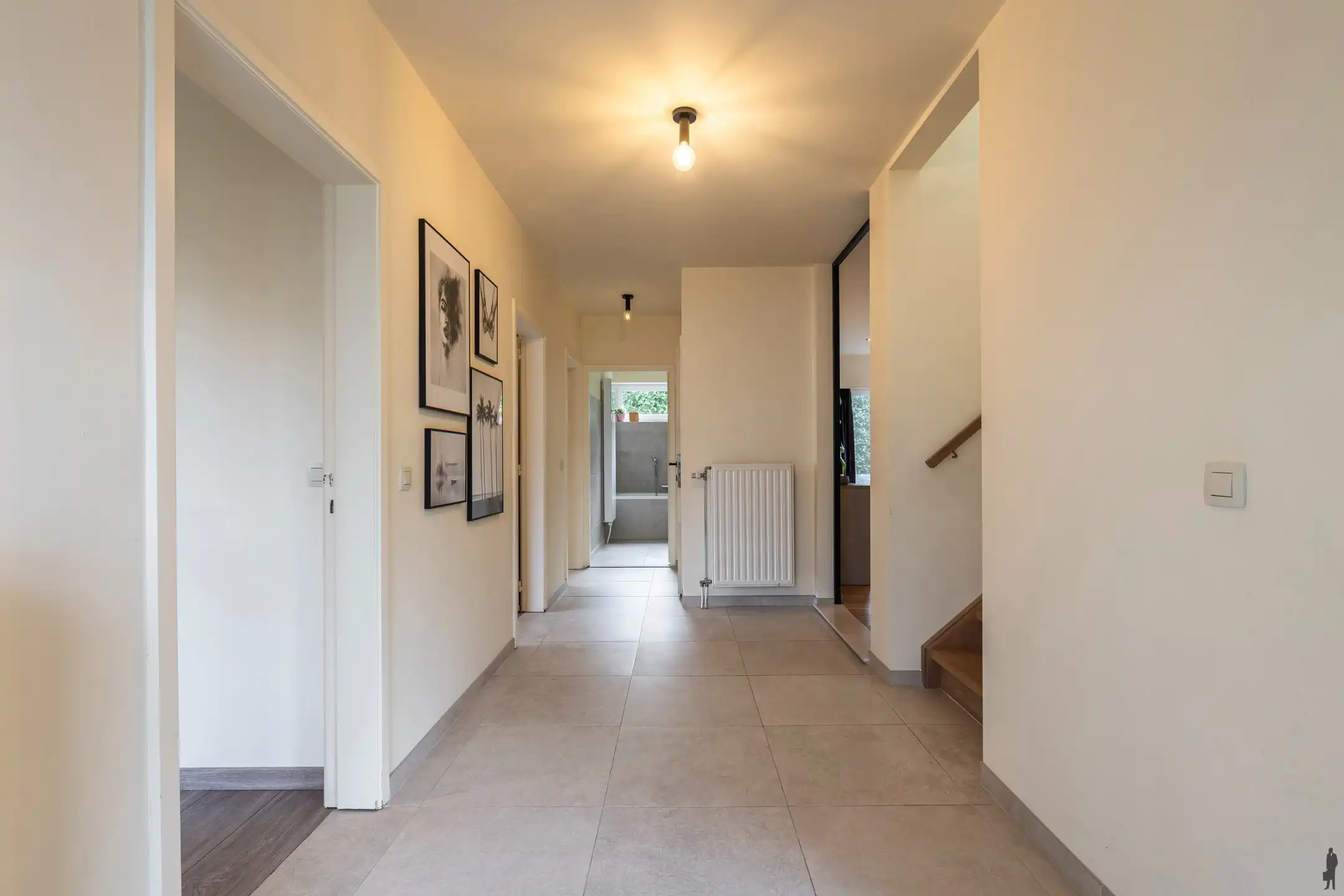 Ruime villa in rustige straat met prachtige zuid-west tuin foto 16