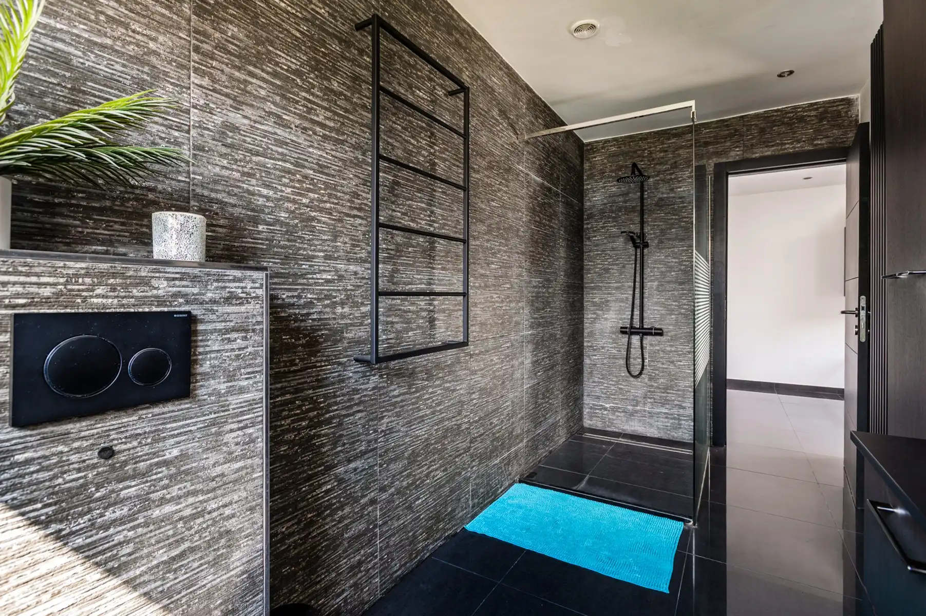 Ruime woning op toplocatie foto 14