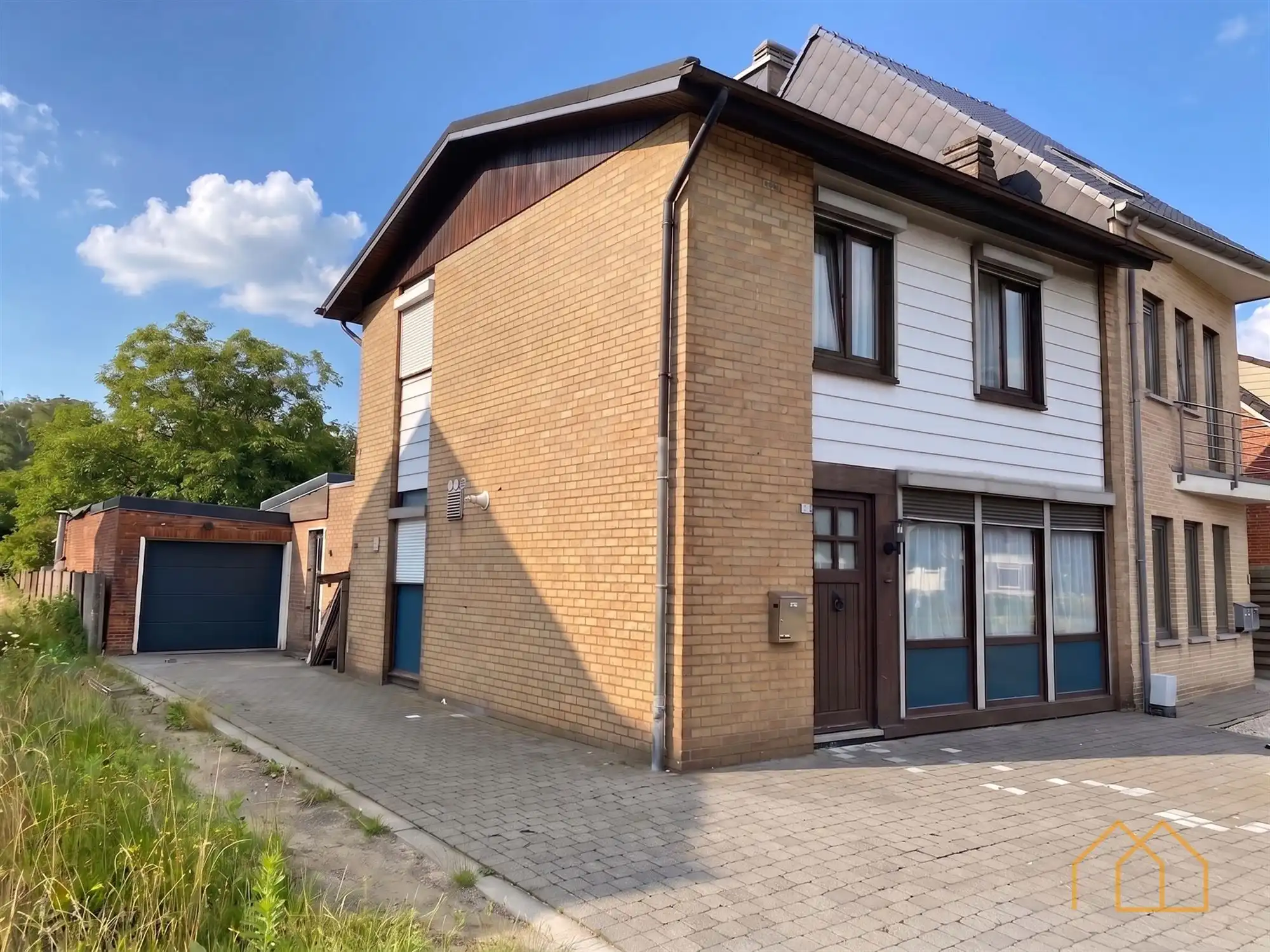 Huis met open leefruimte en tuin foto 17