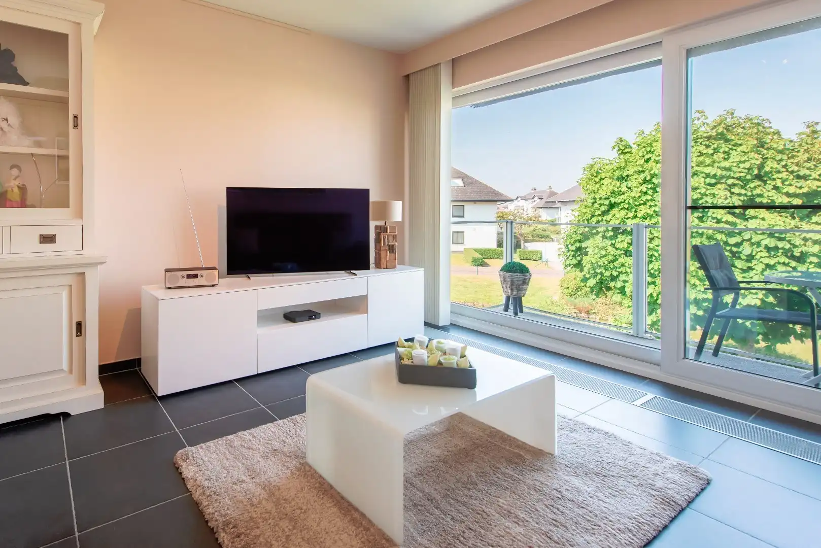 Aangenaam appartement in groene omgeving met zonneterras foto 5