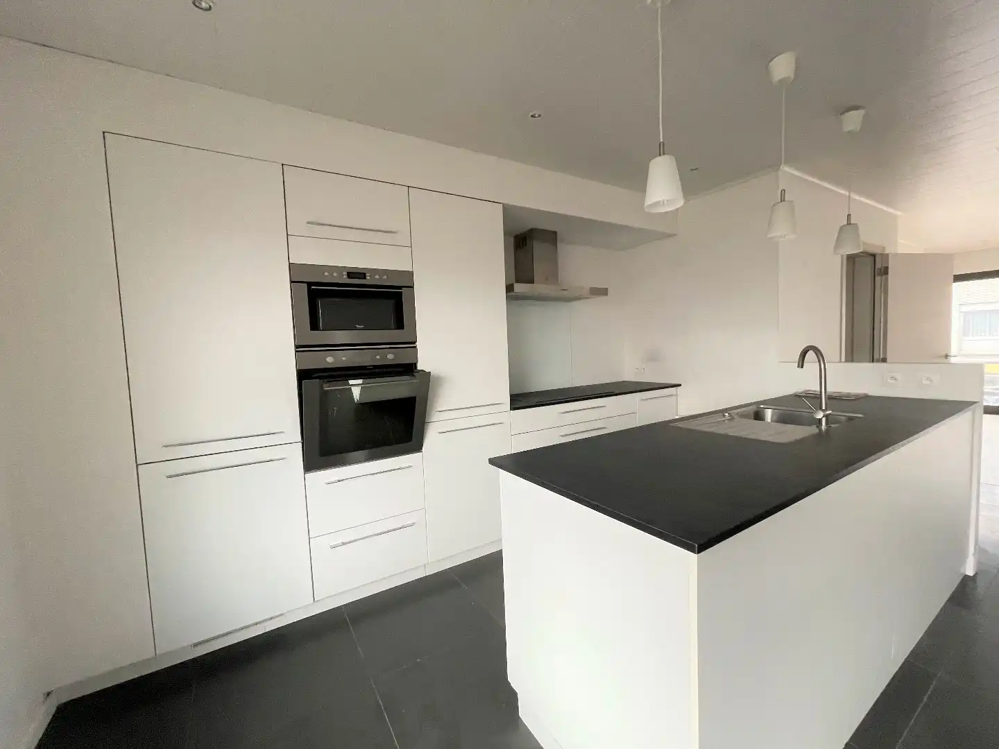 Ruime  woning met 4 slaapkamers en terras in centrum Tielt foto 5