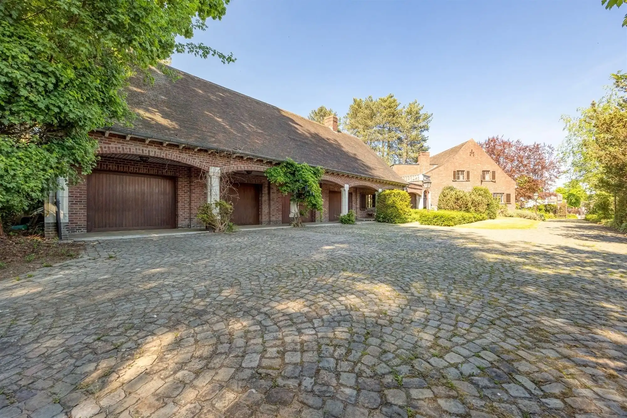 Villa met bijgebouwen op prachtig perceel foto 23