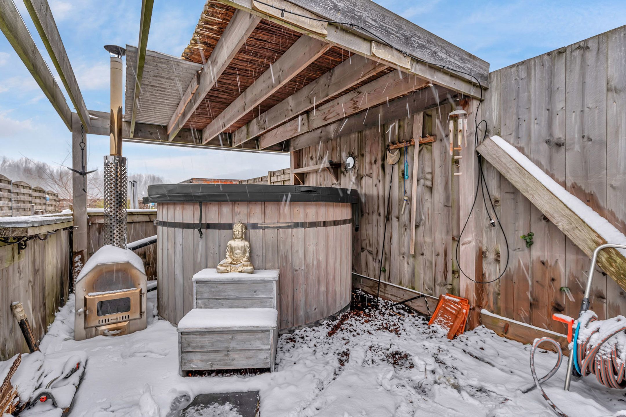 Instapklare gezinswoning met achteruitweg en garage te Deinze. foto 16