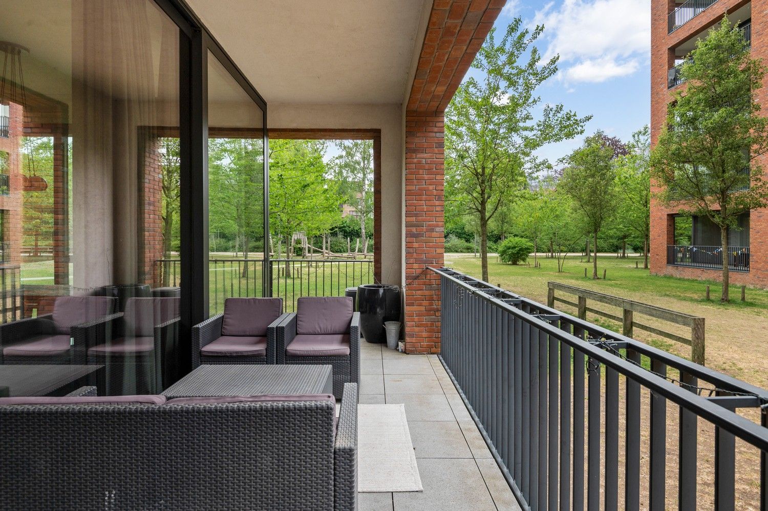 Gelijkvloers appartement met 2 slaapkamers en terras in 't Groen Kwartier! foto {{pictureIndex}}
