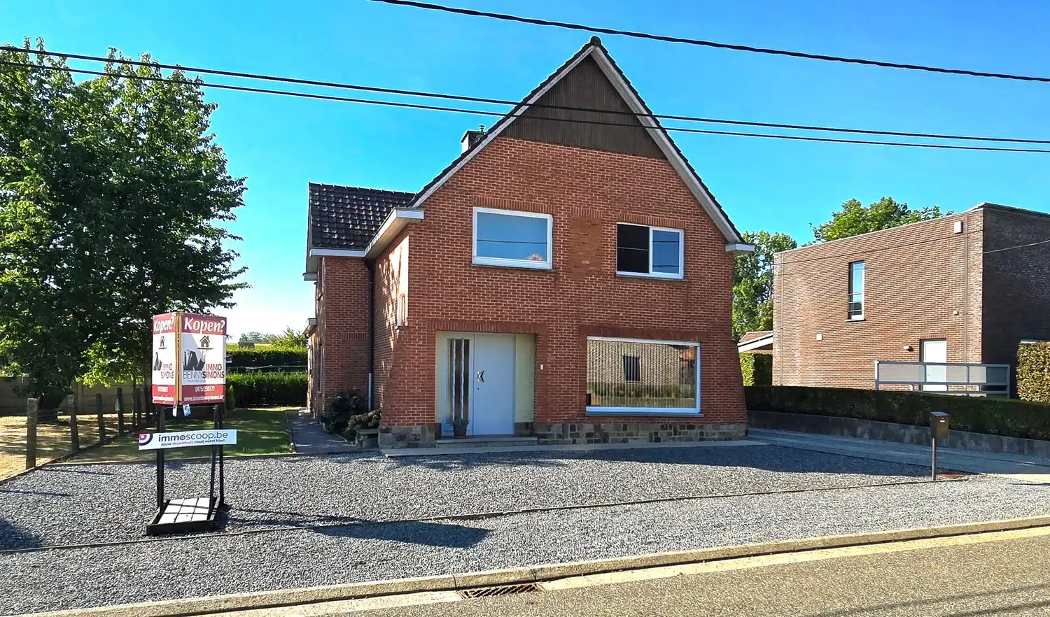 Hoofdfoto van de publicatie: TE KOOP: te renoveren open bebouwing met 4 ruime slaapkamers