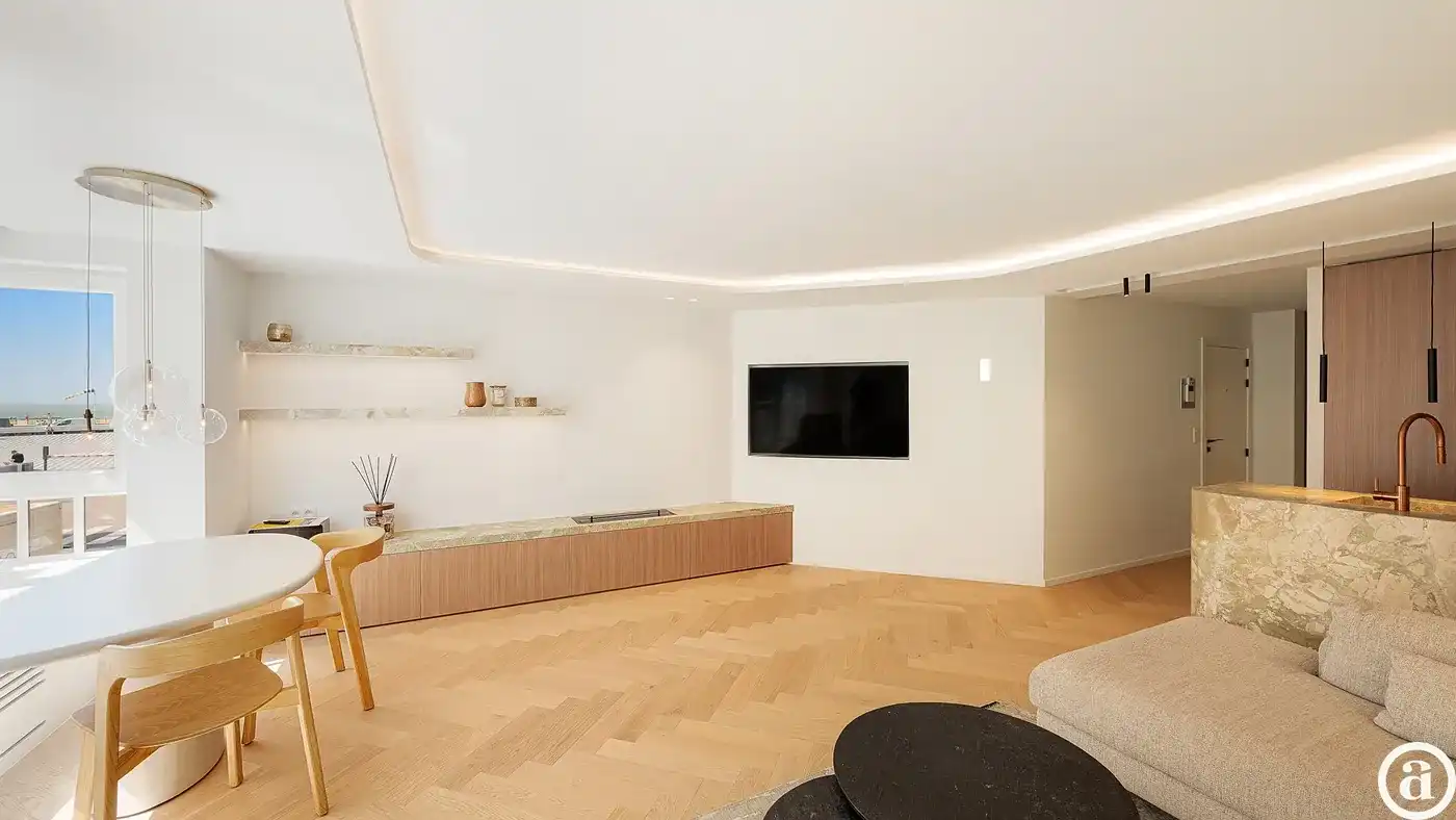 Gerenoveerd 3 slaapkamerappartement met zijdelings zeezicht. foto 12