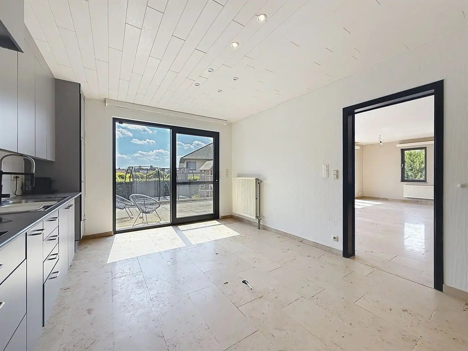 Huis met praktijkruimte, 4 slpks,  2 bdks, 10a 34ca foto 15