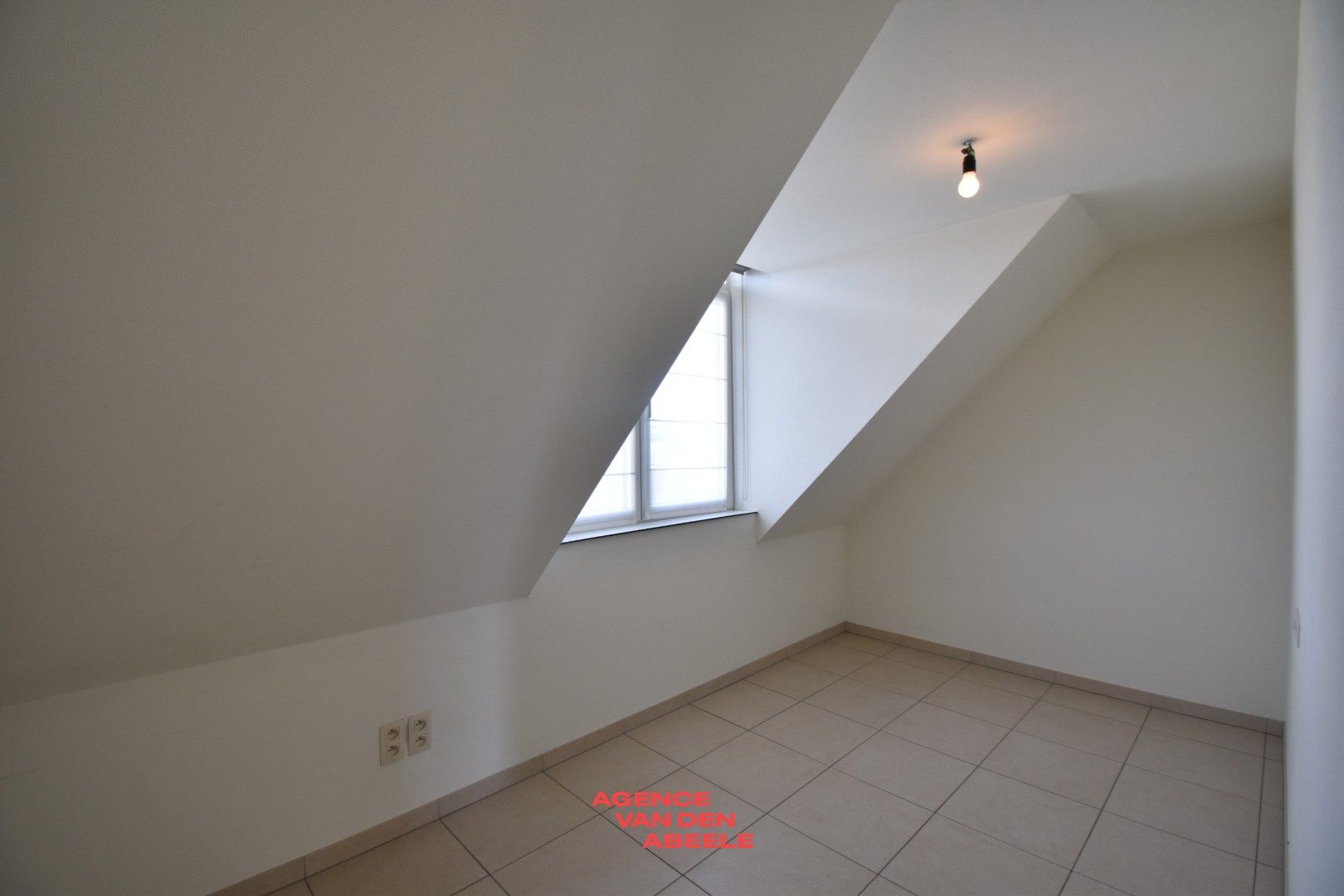 Zeer mooi appartement in centrum Moerbrugge! foto 9