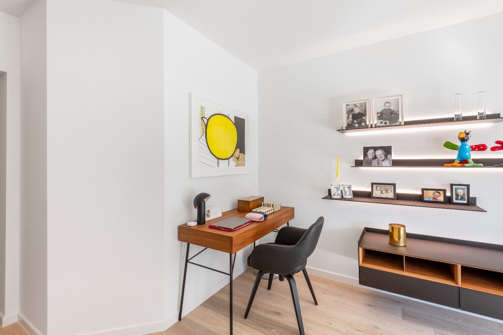 Aangenaam en perfect onderhouden appartement, gelegen in de Lippenslaan, vlakbij de zeedijk. foto 4