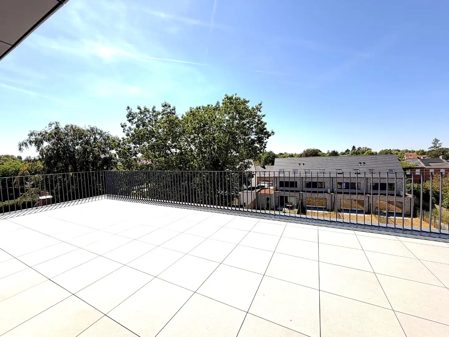 Mooie penthouse met 2 slaapkamers en fenomenaal terras op een gegeerde ligging! foto 6