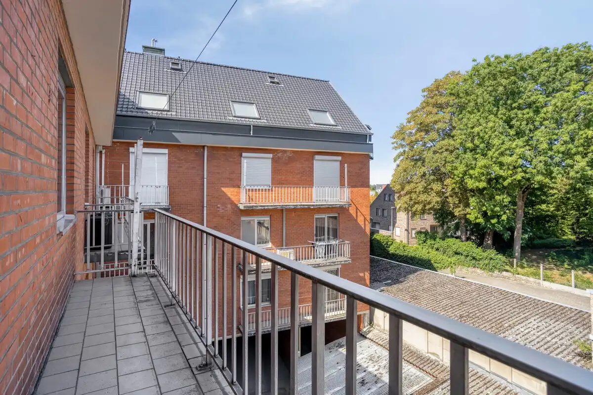Op te frissen appartement met garage en kelderberging op toplocatie aan de stadsrand van Tongeren foto 11